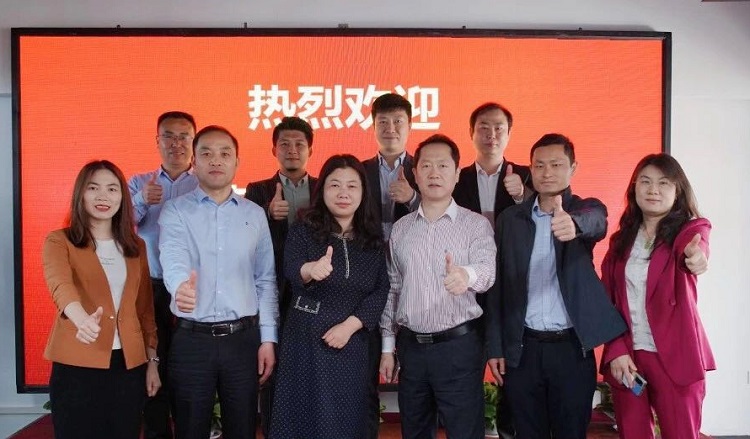 江苏省宿迁市外事办领导莅临深圳外促会和美亚置业进行座谈交流