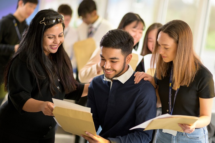 Oxford International College 牛津国际学校
