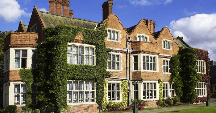 Queen Ethelburga's College 伊莎伯格女皇学院